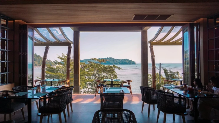 Sinae Phuket Luxury Hotel
